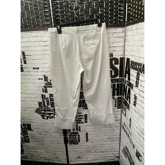 Express Stretch 7/8 Stone Zip Front Mid-Rise Cuff Hem Capri Pants - Picture 3 of 4